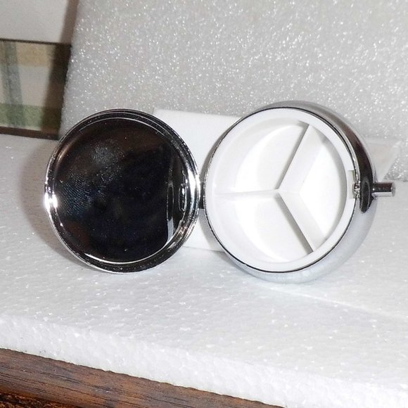 1pc. Ladies Pill Case/Box - Picture 2 of 3